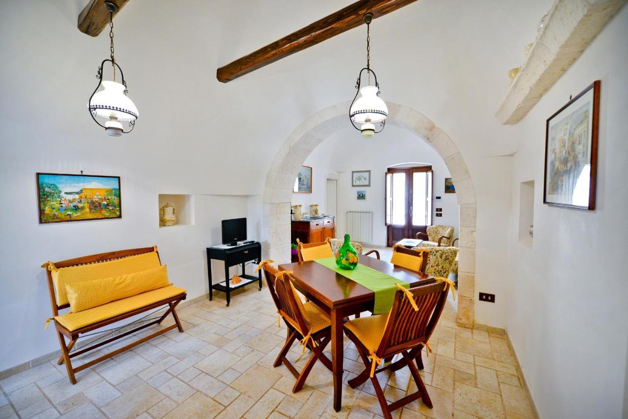 I Trulli Di Alejandro Villa Locorotondo Exteriör bild