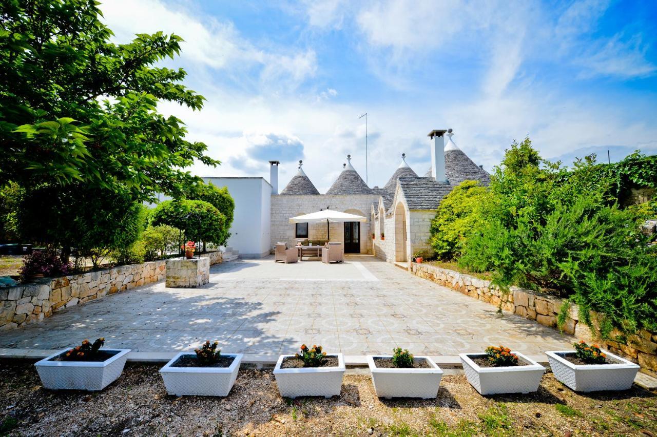 I Trulli Di Alejandro Villa Locorotondo Exteriör bild